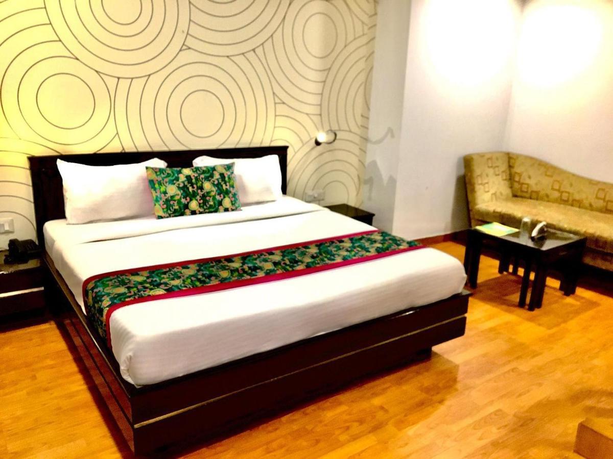Hotel Queens Tower Amritsar Exterior foto